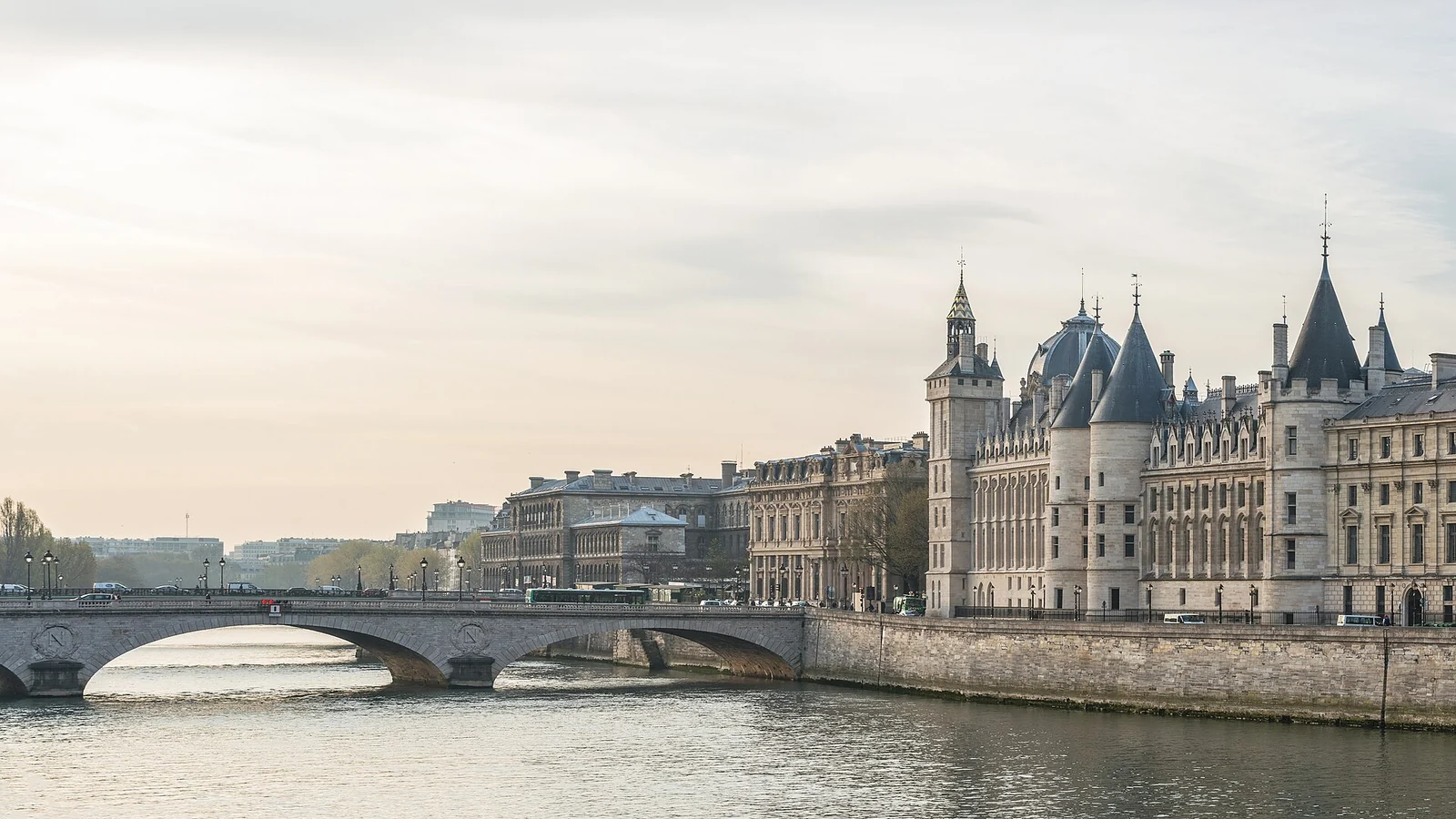 Pont au Change crossing the Seine beside the Conciergerie, viewed from Pont Neuf.